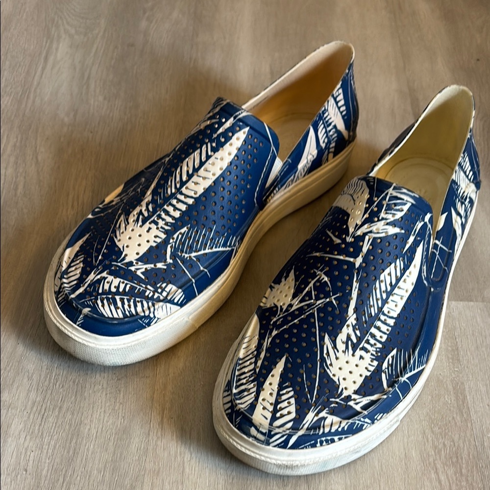 CROCS Blue and White Slip-On Loafers with Bold Pattern